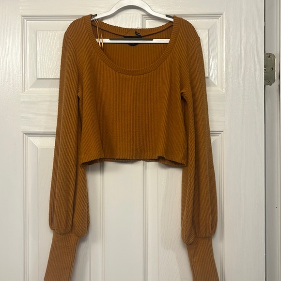 Urban Outfitters Cropped Sweater - Picture 1 of 4